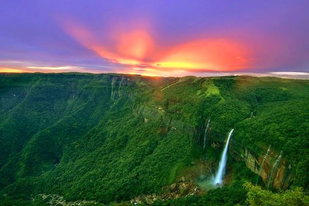 Nohkalikai Falls image 